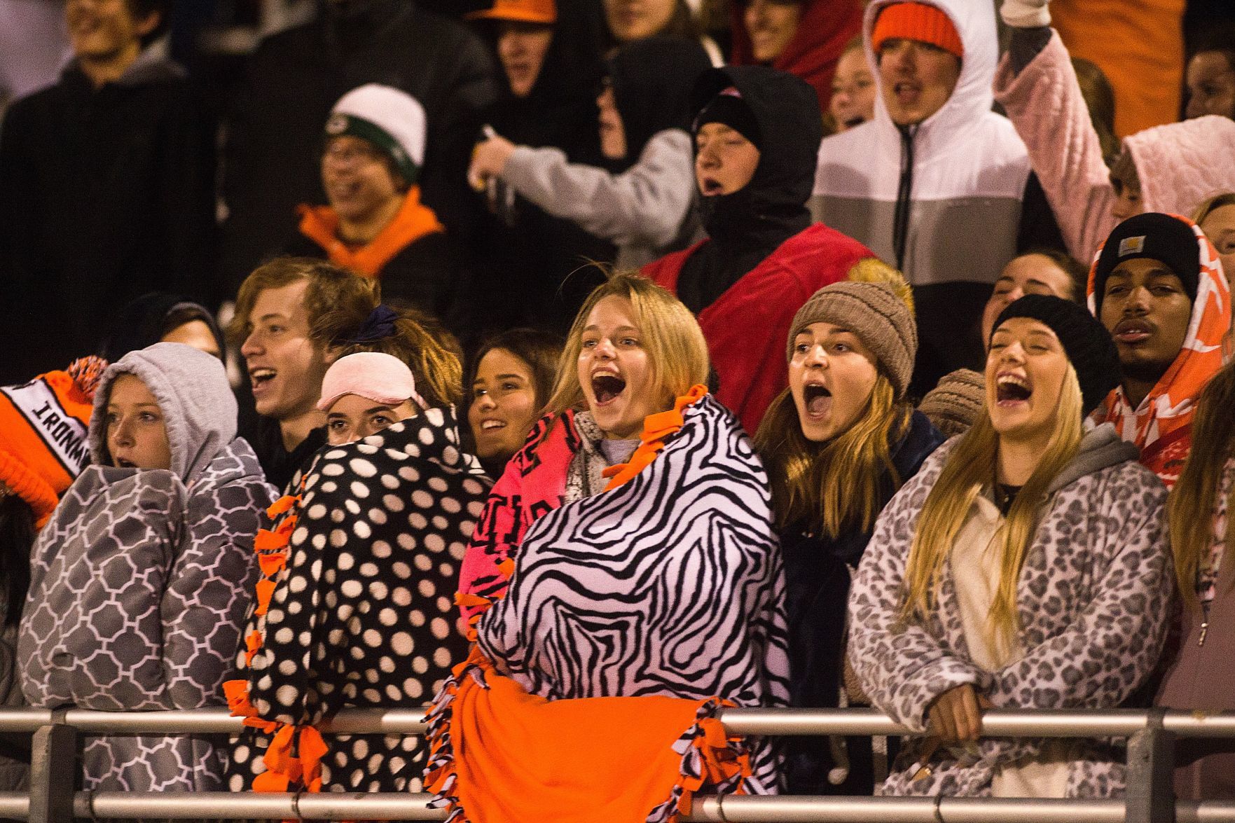 110219-blm-loc-1nchsfans